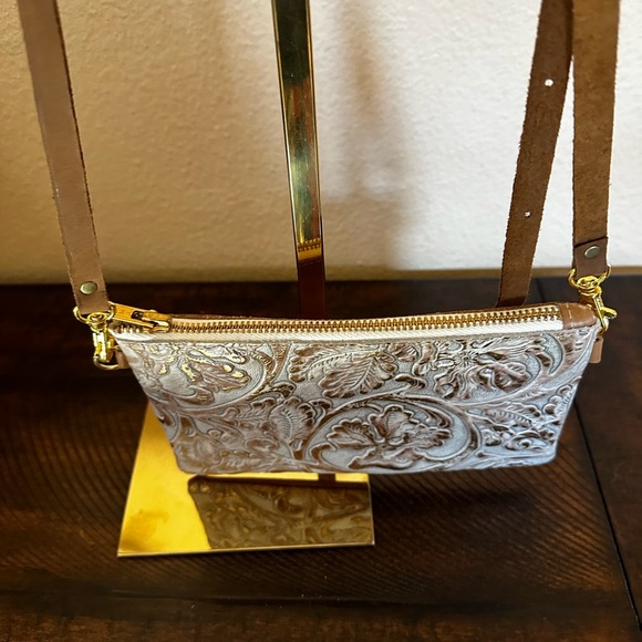 Small cowhide shoulder bag - Picture 2 of 6